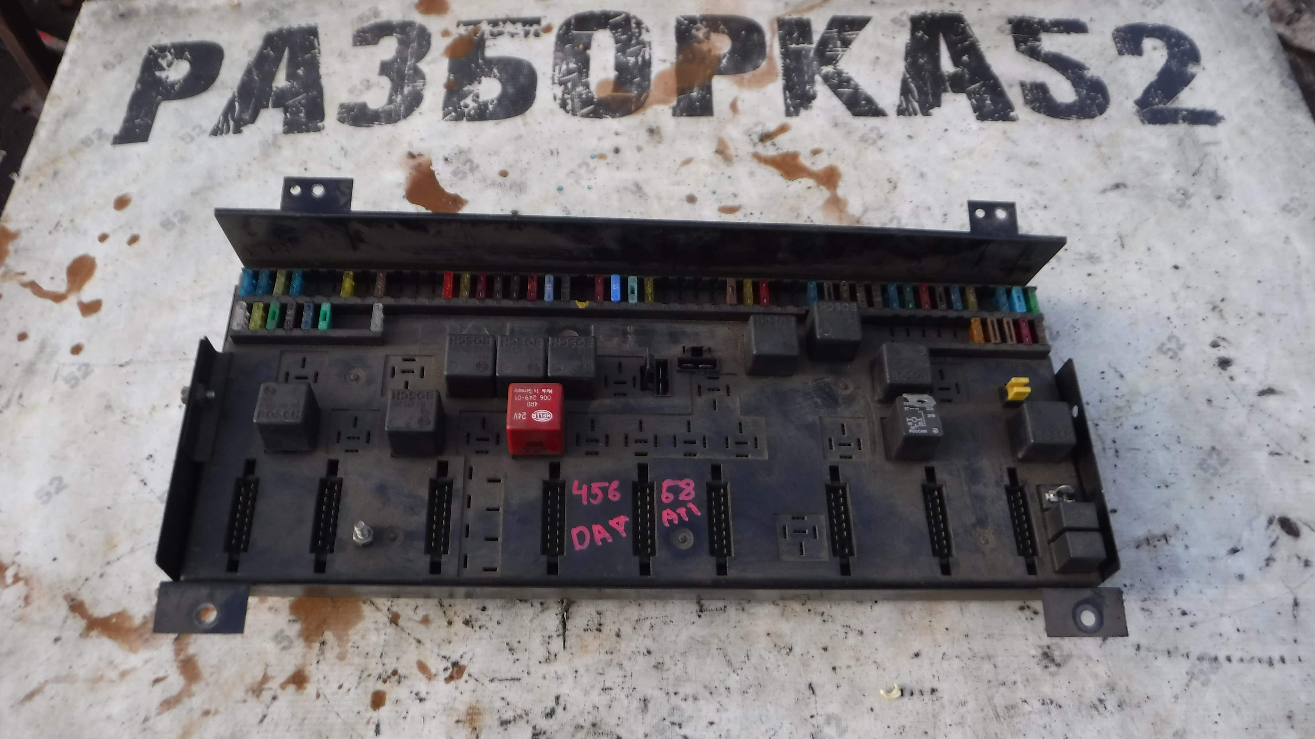 Блок передний предохранителей 1308283 1287262 Даф DAF 95 ATI 1995